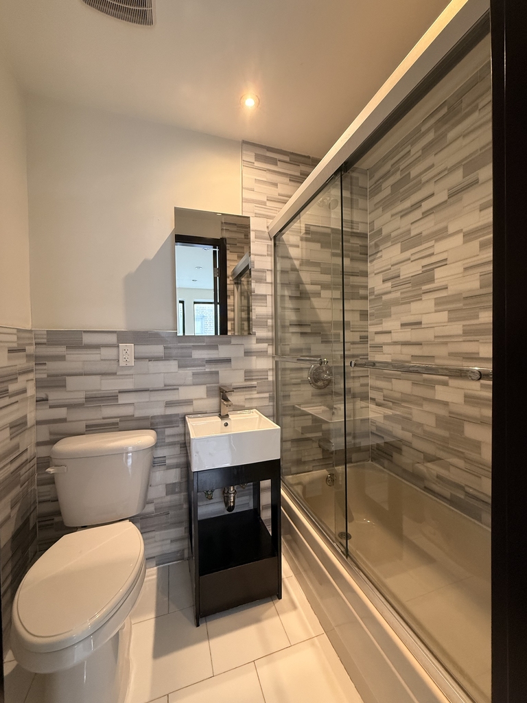 350 Manhattan Avenue - Photo 3
