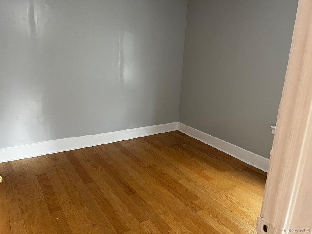 8810 170th Street - Photo 4