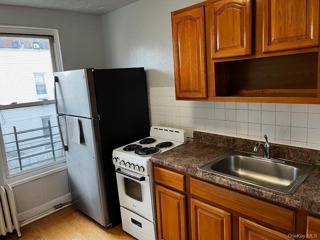 8810 170th Street - Photo 2
