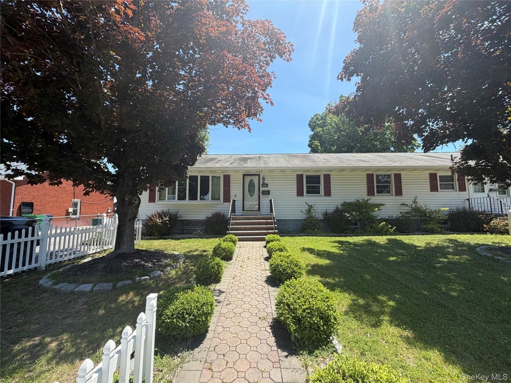 2518 South Avenue - Photo 1