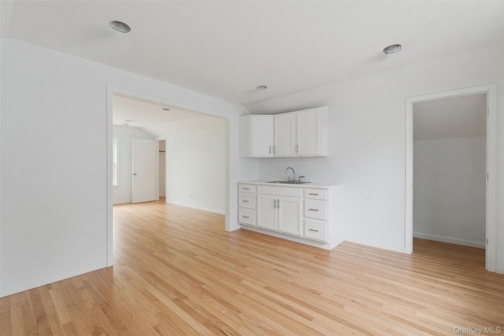 115 Innis Avenue - Photo 2