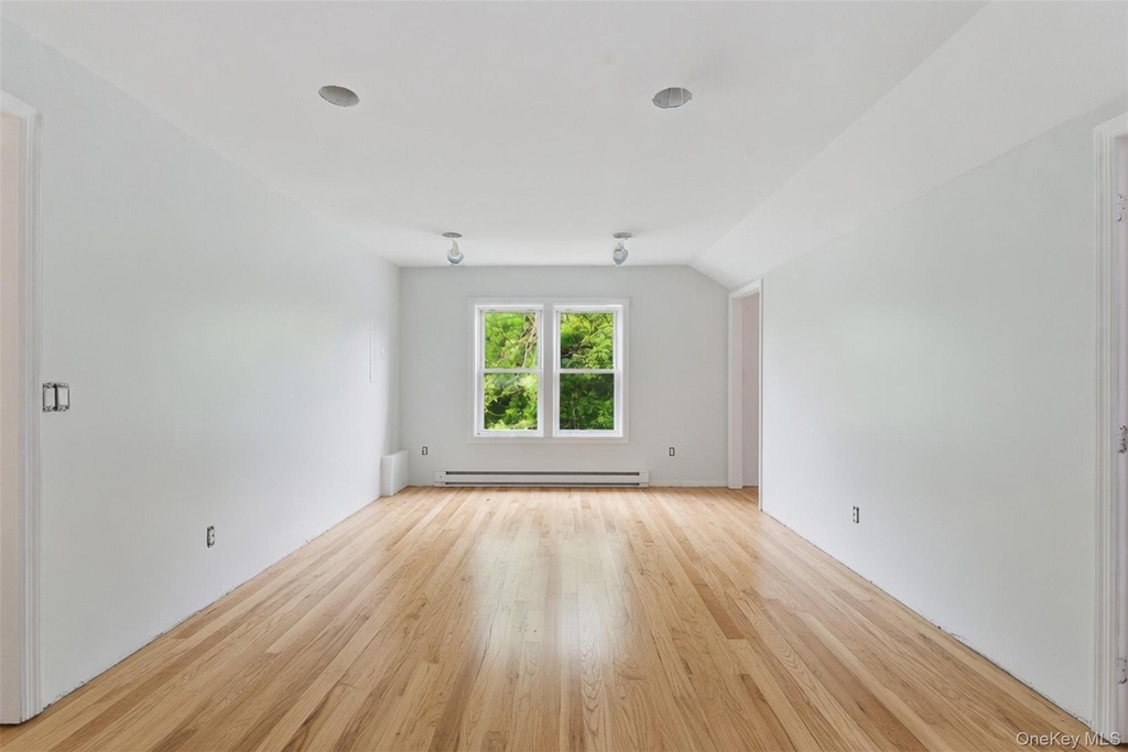 115 Innis Avenue - Photo 1