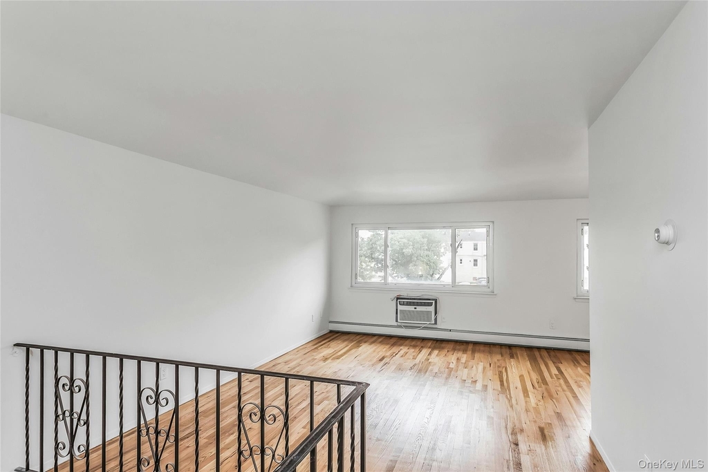 69-23 Little Neck Parkway - Photo 3