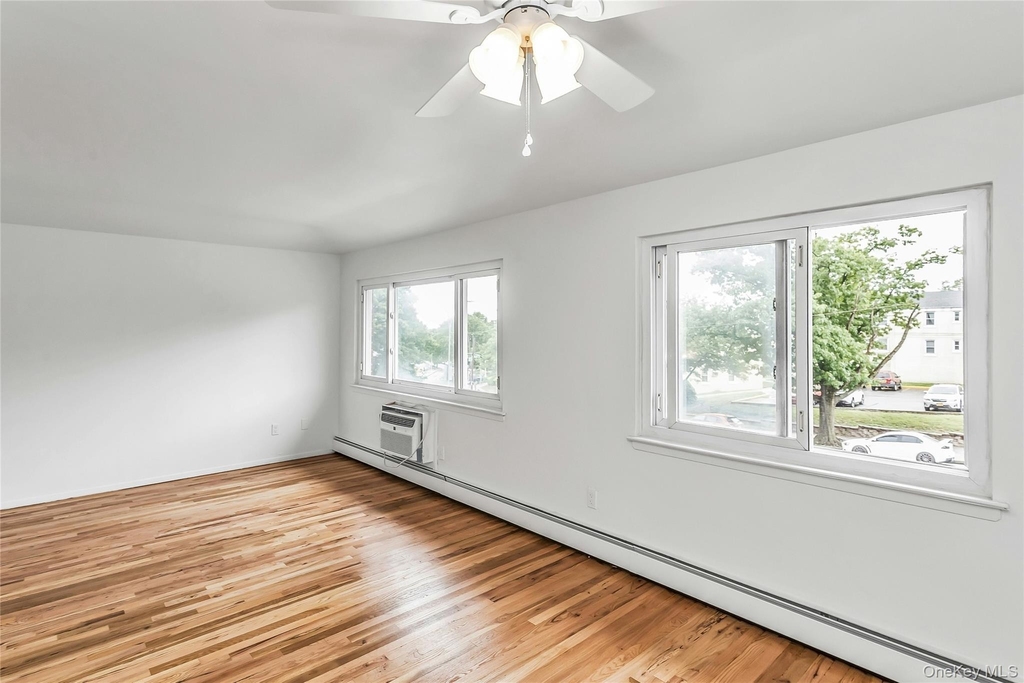 69-23 Little Neck Parkway - Photo 5