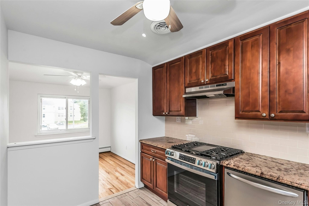 69-23 Little Neck Parkway - Photo 8