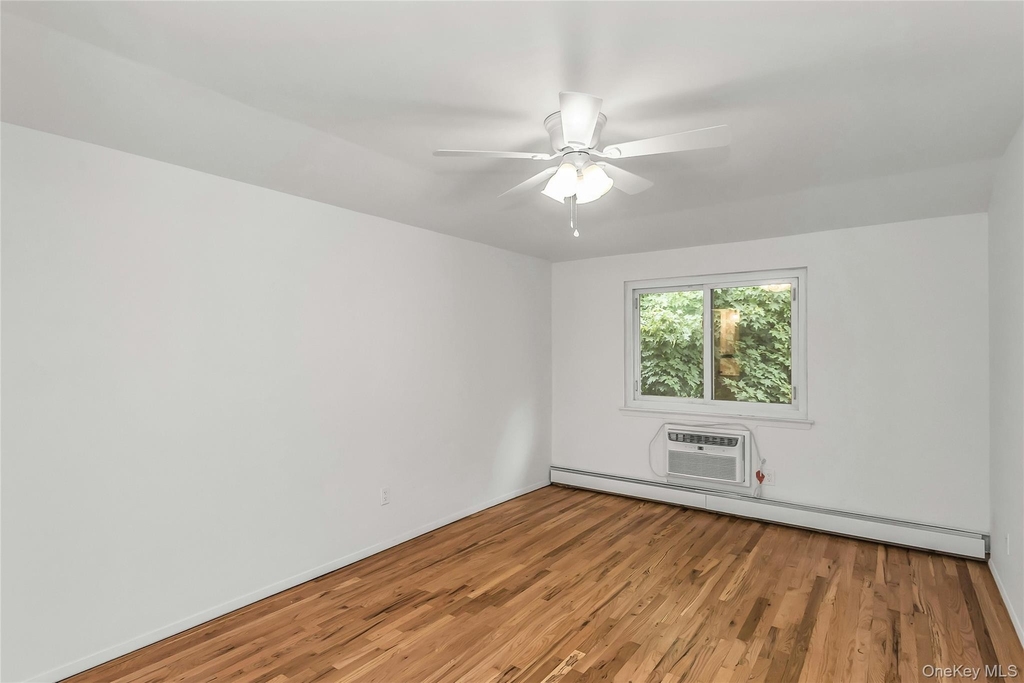 69-23 Little Neck Parkway - Photo 10