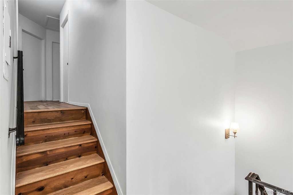 69-23 Little Neck Parkway - Photo 17
