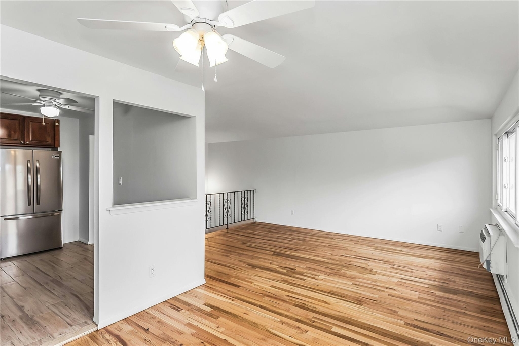 69-23 Little Neck Parkway - Photo 4