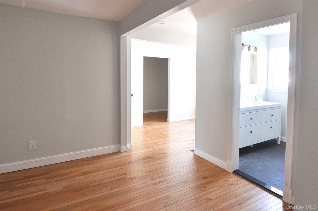 135 N Walnut Street - Photo 7