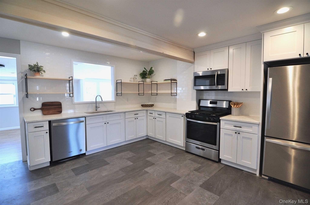 135 N Walnut Street - Photo 1