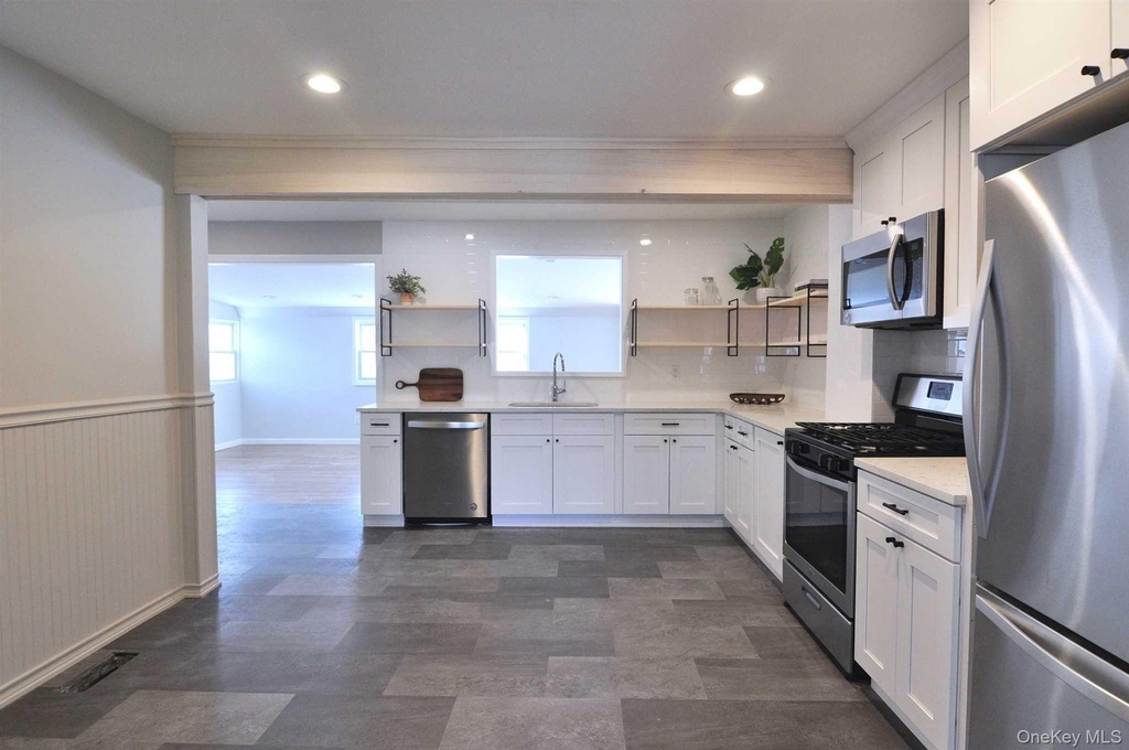 135 N Walnut Street - Photo 4