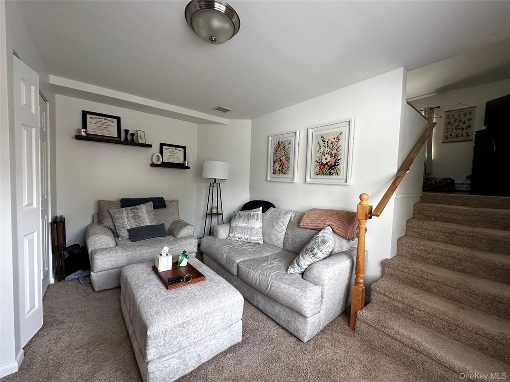 18 Green Place - Photo 0