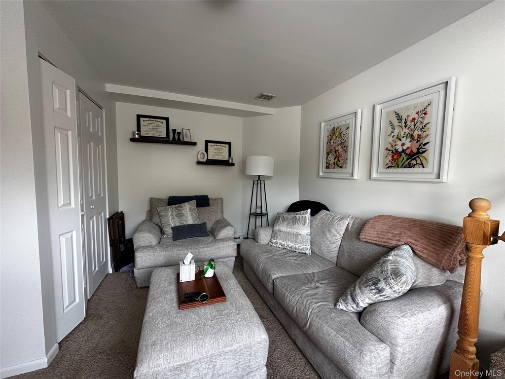 18 Green Place - Photo 1