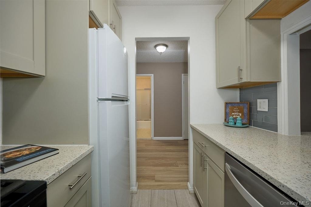 2 Consulate Drive - Photo 7