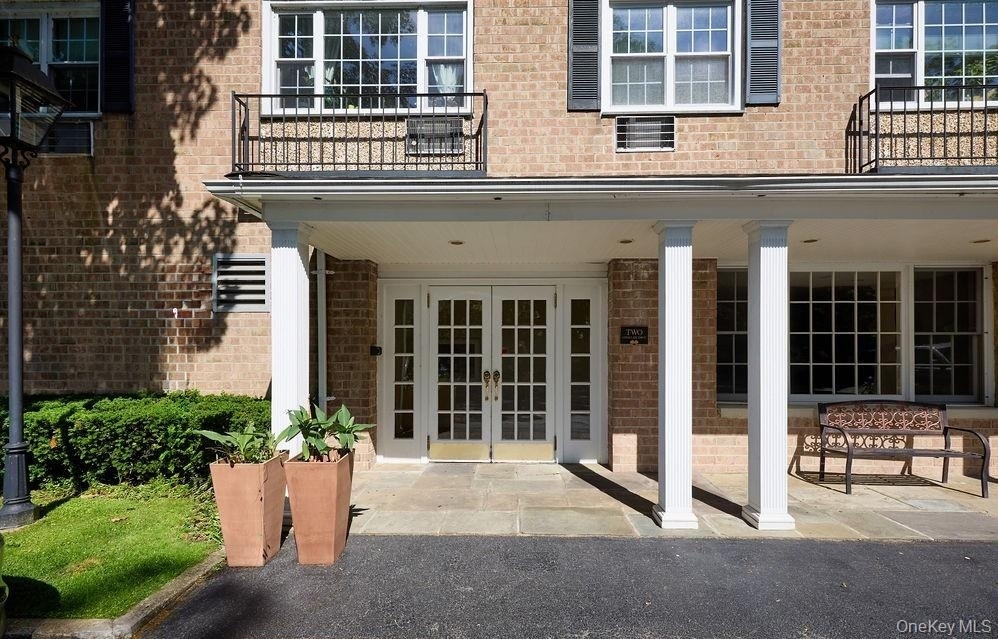 2 Consulate Drive - Photo 3