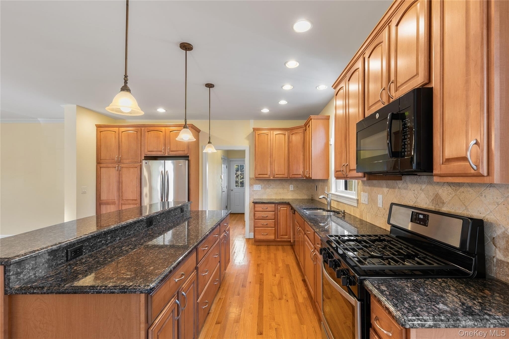243 Knollwood Avenue - Photo 11