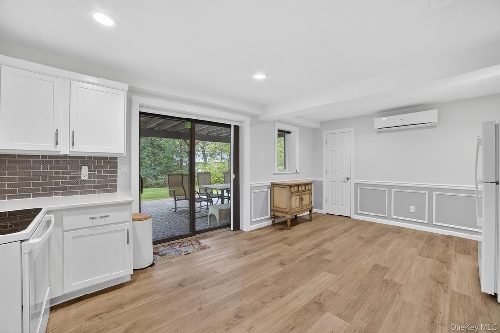 28 Lakeview Drive - Photo 1