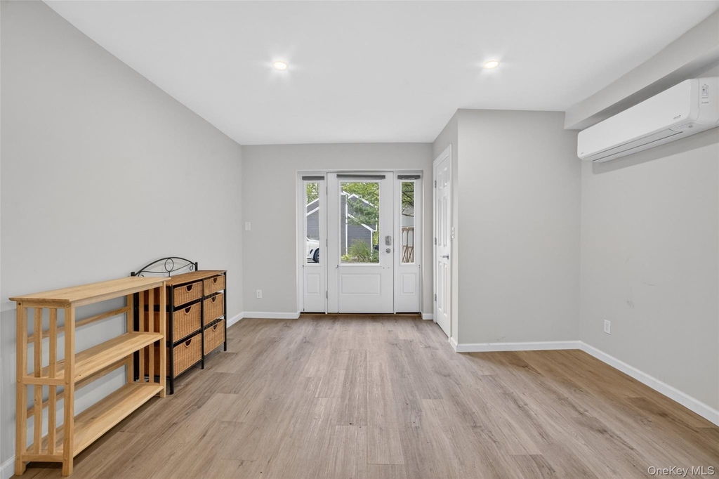 28 Lakeview Drive - Photo 4