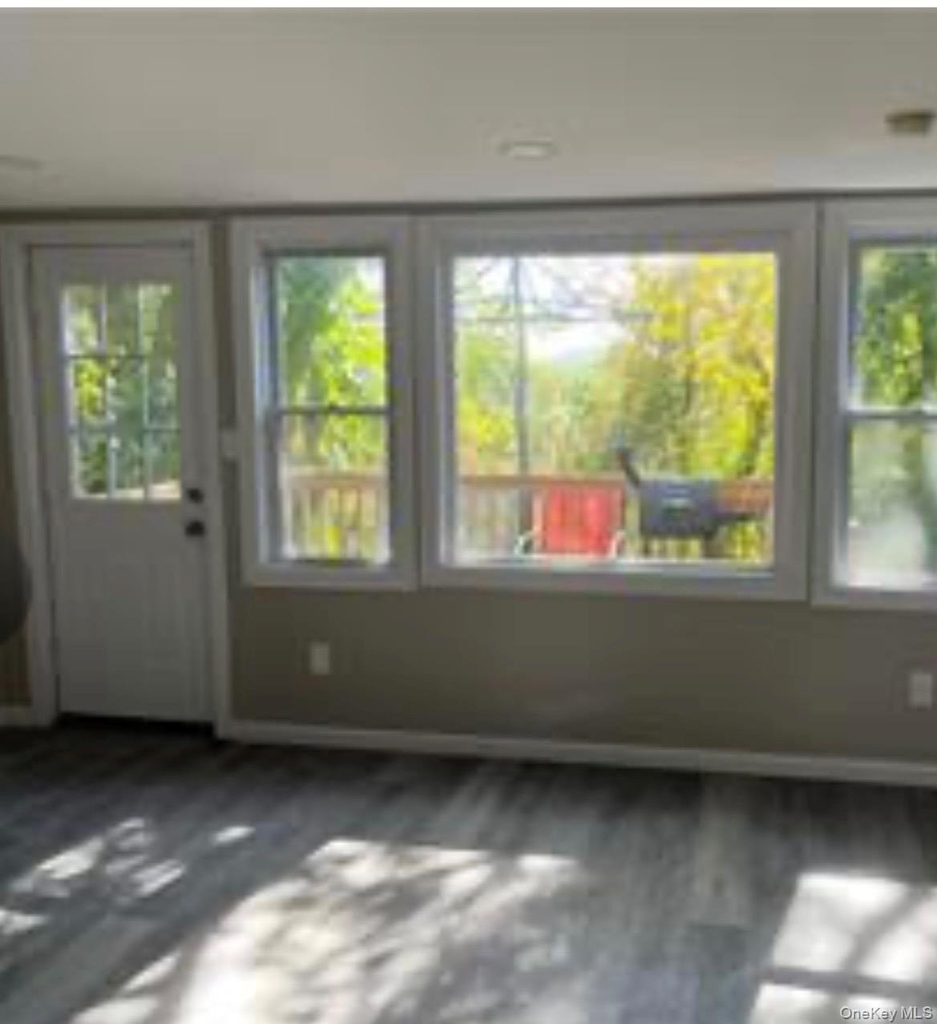 37 Roosevelt Street - Photo 4