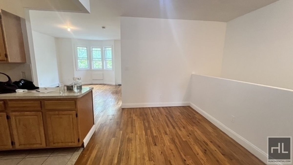 548 Rockaway Avenue - Photo 2