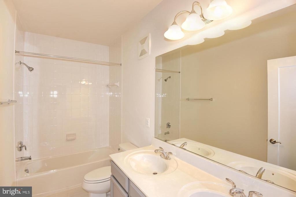 44858 Tiverton Square - Photo 47