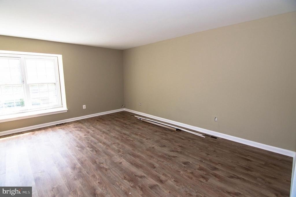 5404 Helm Court - Photo 7