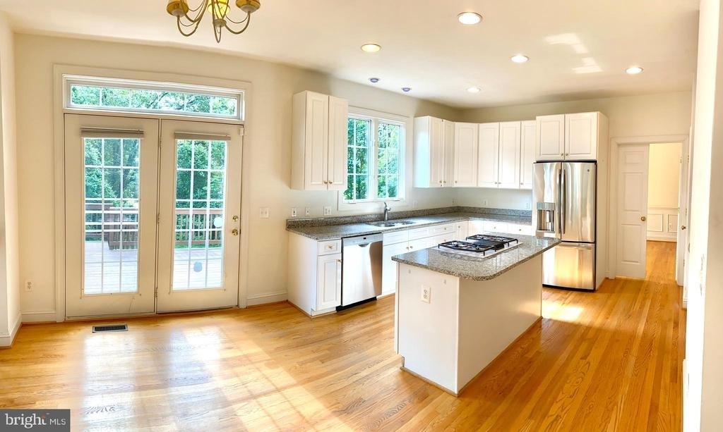 1305 Providence Terrace - Photo 4