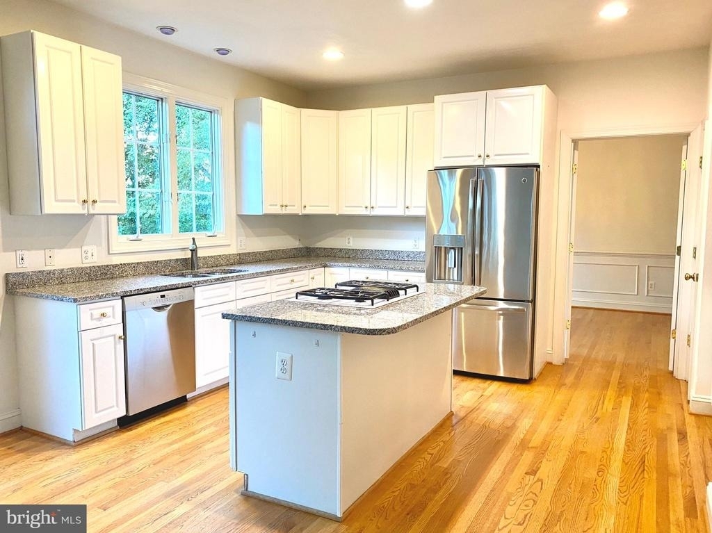 1305 Providence Terrace - Photo 6