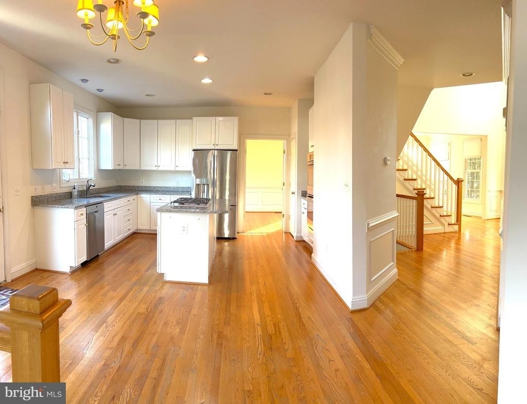 1305 Providence Terrace - Photo 10