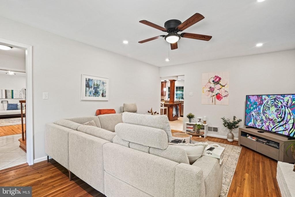 6117 Larstan Drive - Photo 7