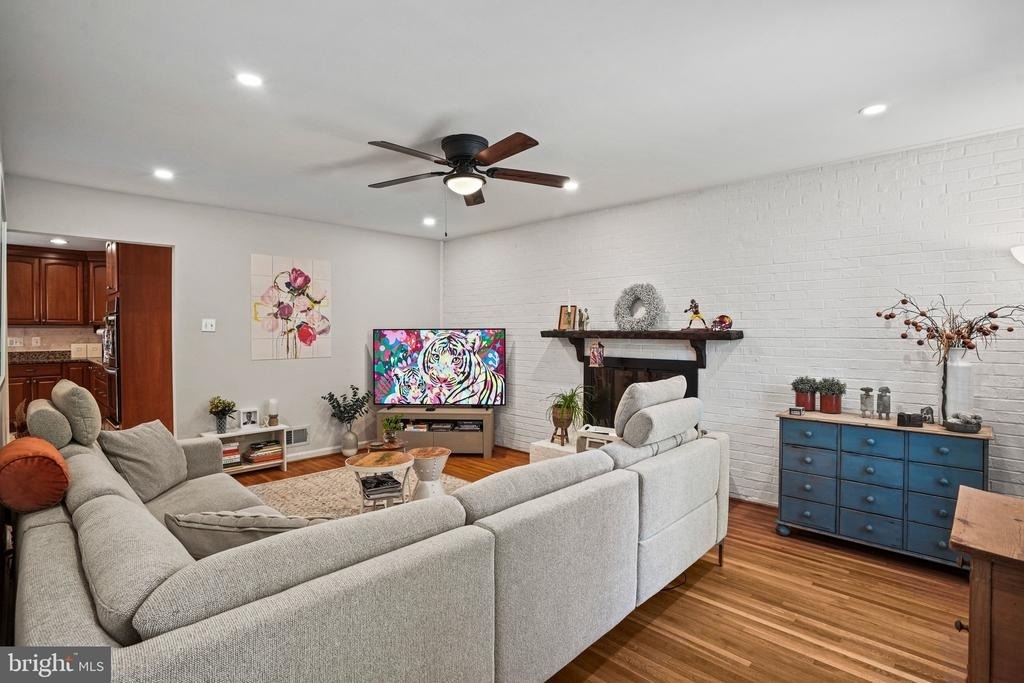 6117 Larstan Drive - Photo 5