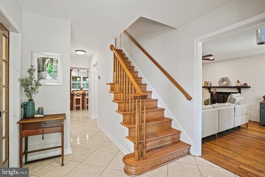 6117 Larstan Drive - Photo 3