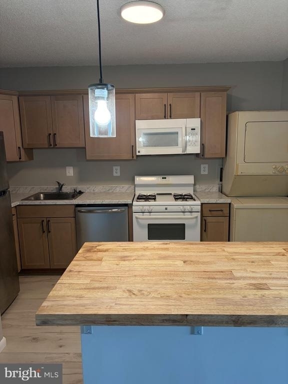 3701 S George Mason Drive - Photo 2