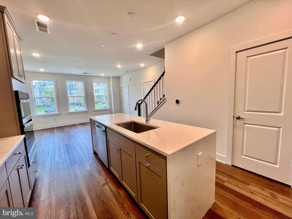 10840 Cedar Avenue - Photo 11