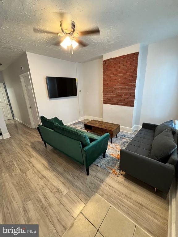 2048 N Darien Street - Photo 11