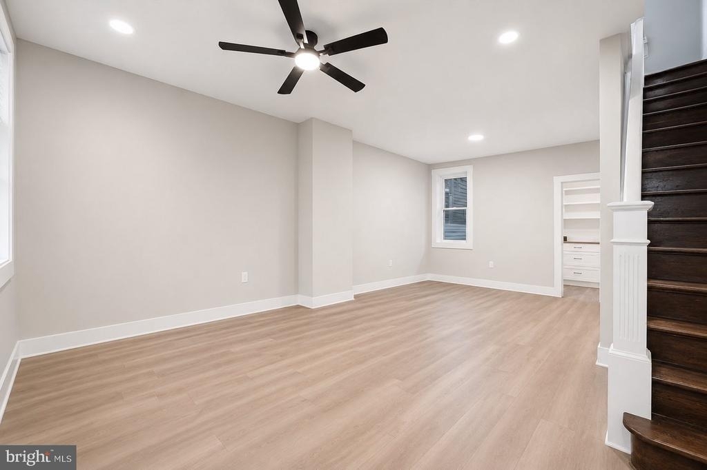 231 E Phil Ellena Street - Photo 1