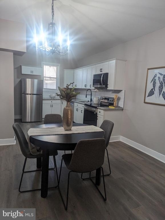 6721 N Woodstock Street - Photo 1