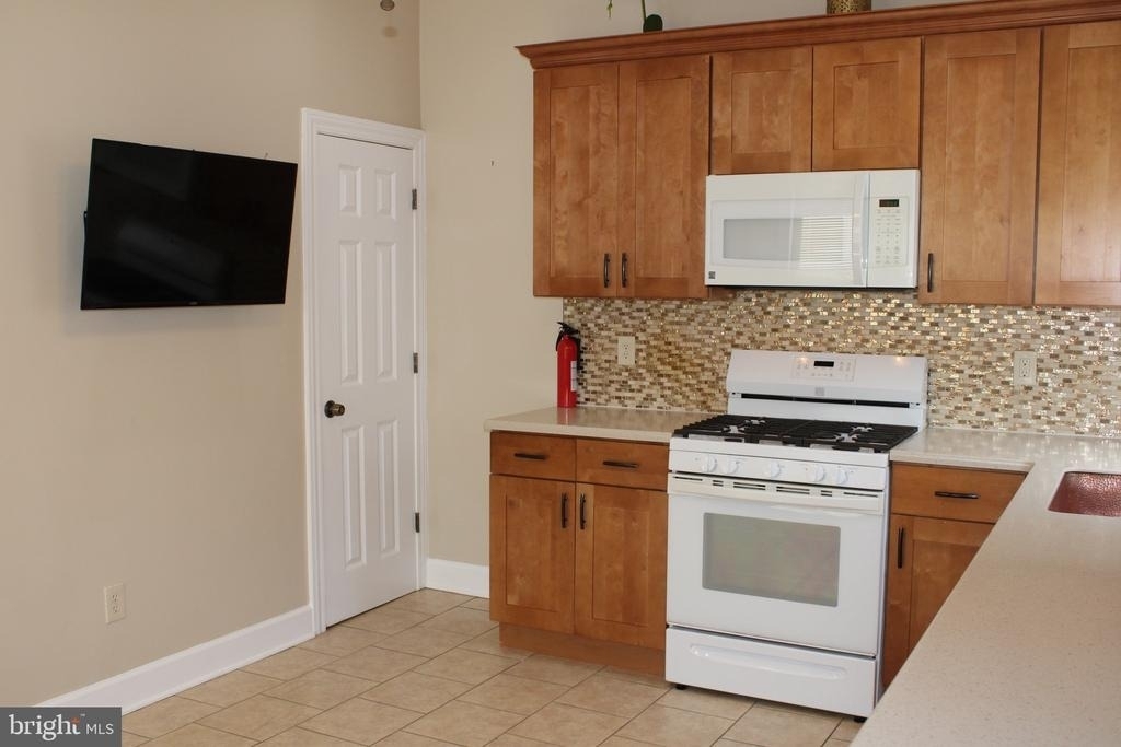 536 W Chew Avenue - Photo 12