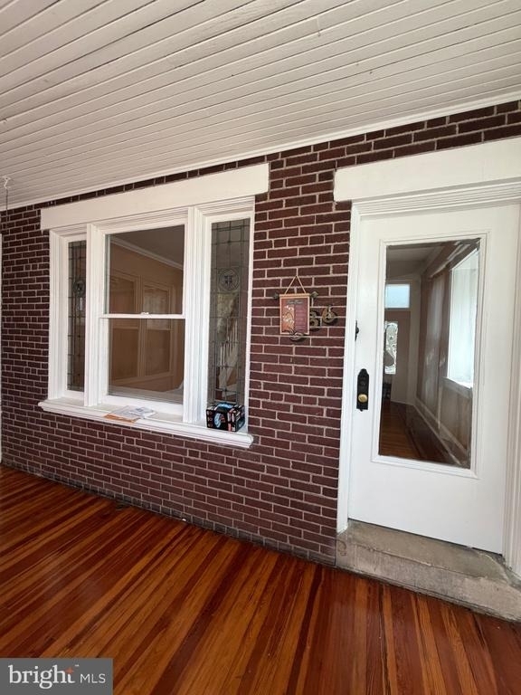 536 W Chew Avenue - Photo 2