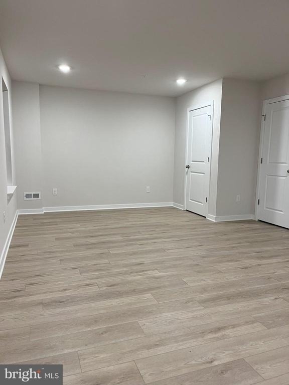 114 Continental Way - Photo 3