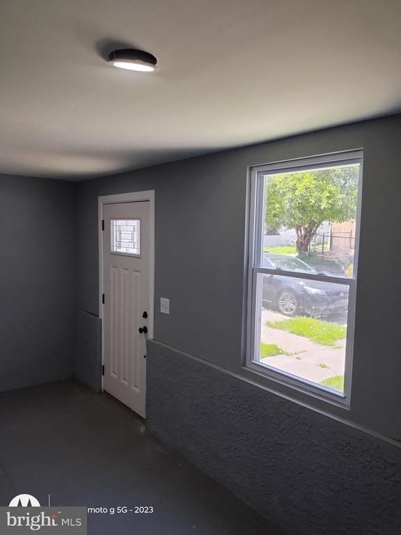 1115 White Street - Photo 1
