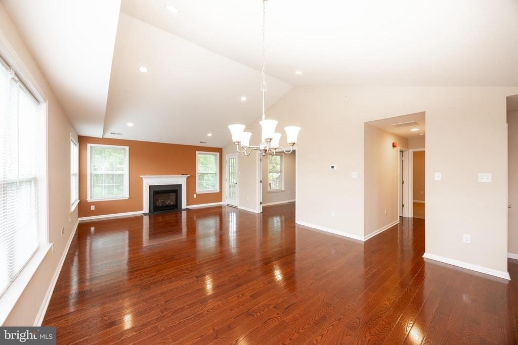 141 Stewarts Court - Photo 4