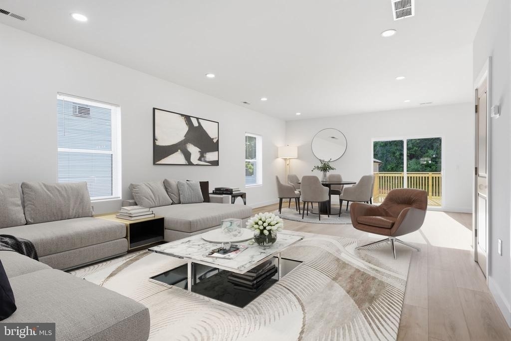 315 Westminster Avenue - Photo 5
