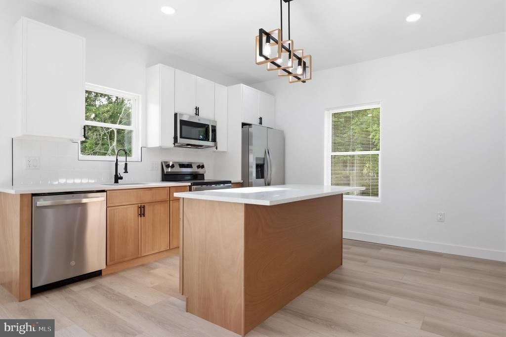 315 Westminster Avenue - Photo 11