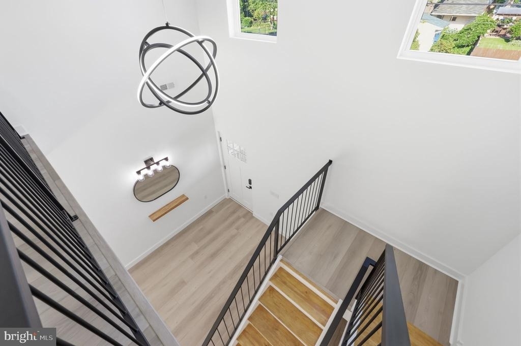 315 Westminster Avenue - Photo 36