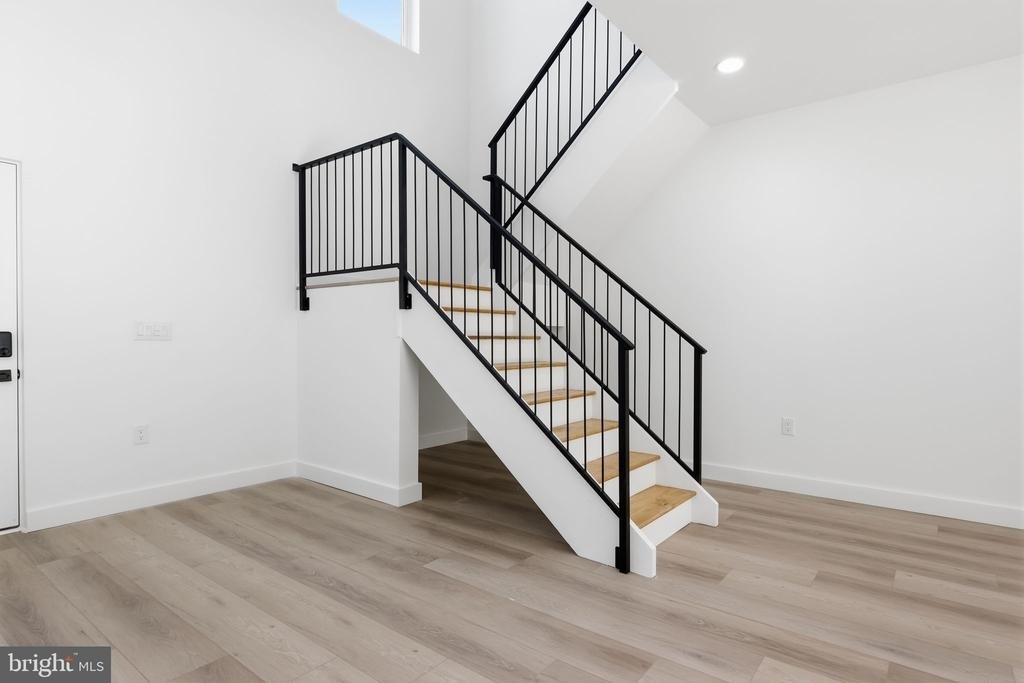 315 Westminster Avenue - Photo 21