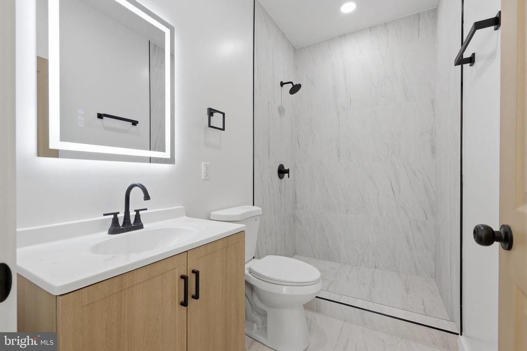 315 Westminster Avenue - Photo 16