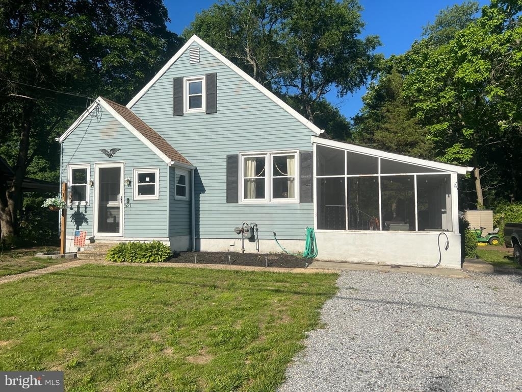 521 Bellview Avenue - Photo 0