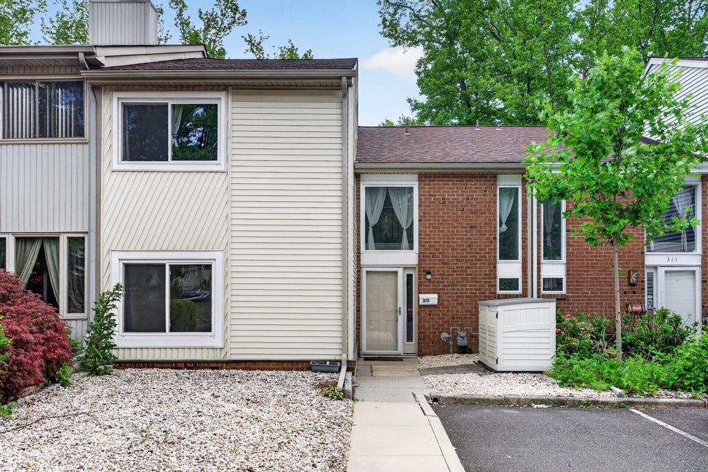 313 Barton Run Boulevard - Photo 0