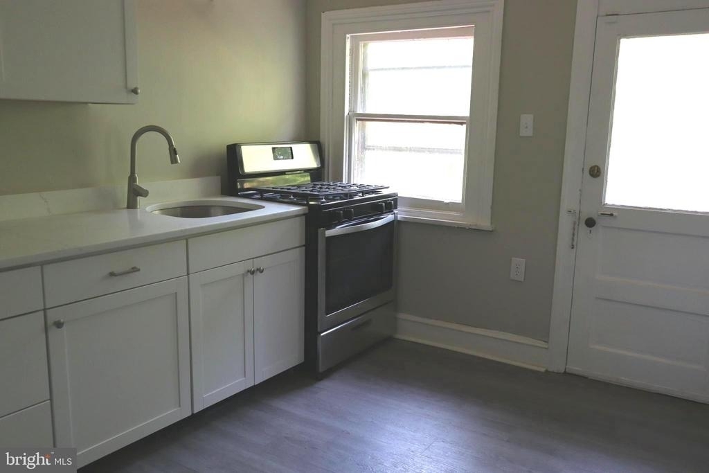 101 Main Street - Photo 2